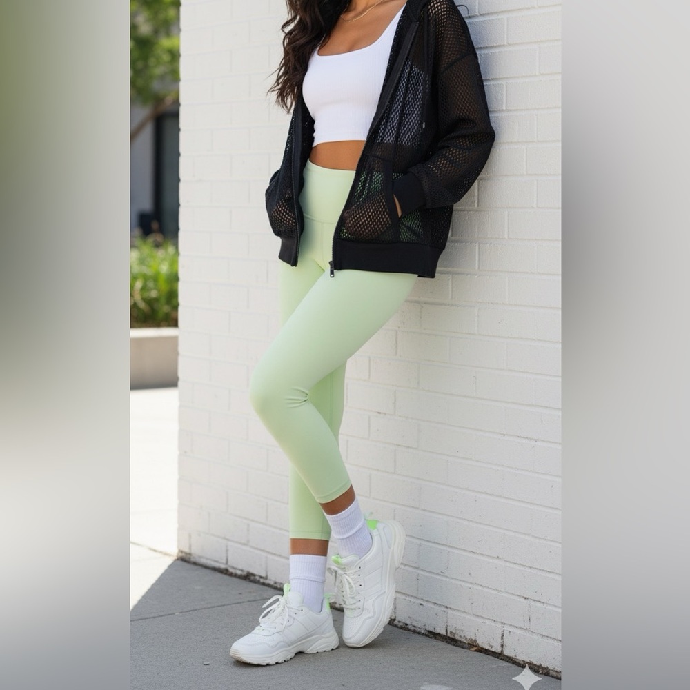 Lululemon Wunder Under High-Rise Tight 25" Leggings in Creamy Mint Size 12
